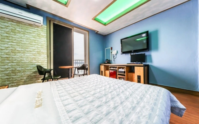 Seocheon Taxi Hotel