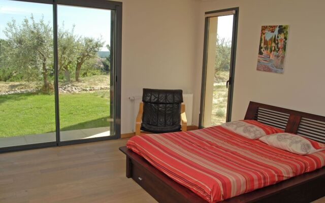 Luxurious Villa in Rochefort-du-gard With Private Pool