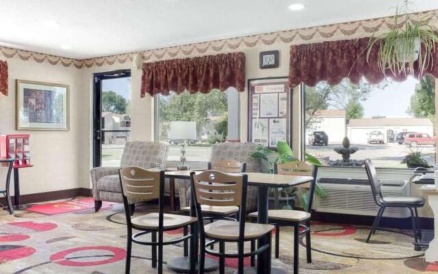 Econo Lodge Grand Forks