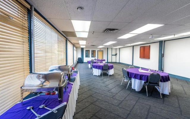 Sternwheeler Hotel & Conference Centre, Trademark by Wyndham