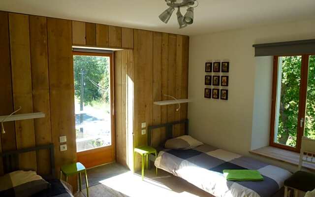 Les Deux Vélos CycleLodge / Fietshotel