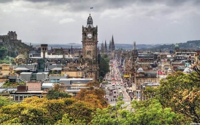 1 Bedroom Ground Floor Flat In Stockbridge