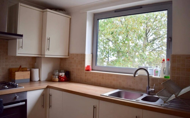 One Bedroom Flat Close to London City Airport