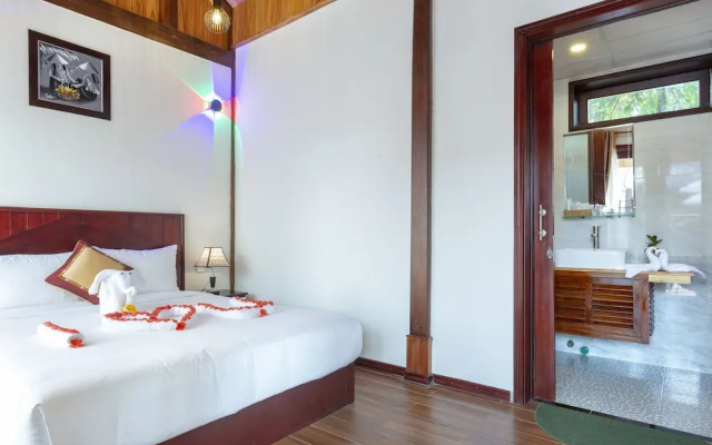 Ha My Beachside Villa Hoian