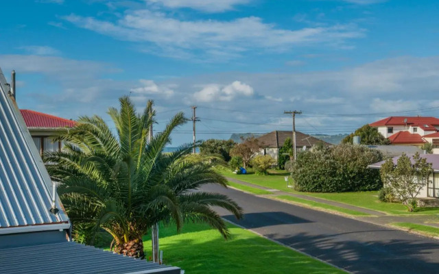 Seabreeze on Cook - Whitianga Holiday Home