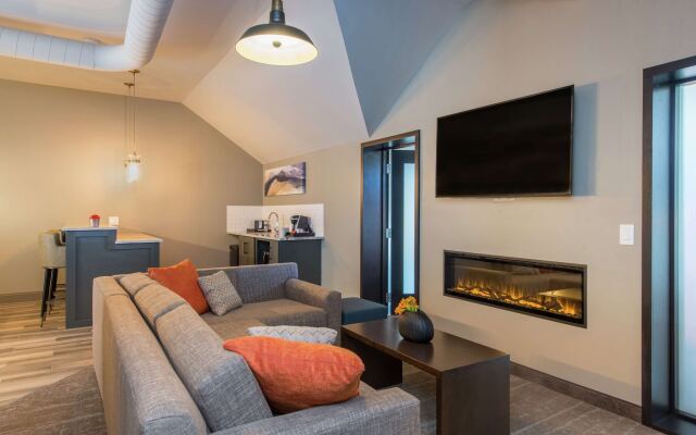 Hotel Saranac Curio Collection By Hilton