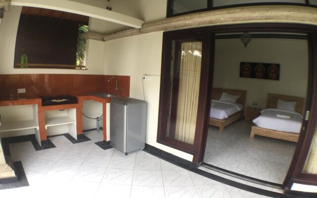 Senyum Villa