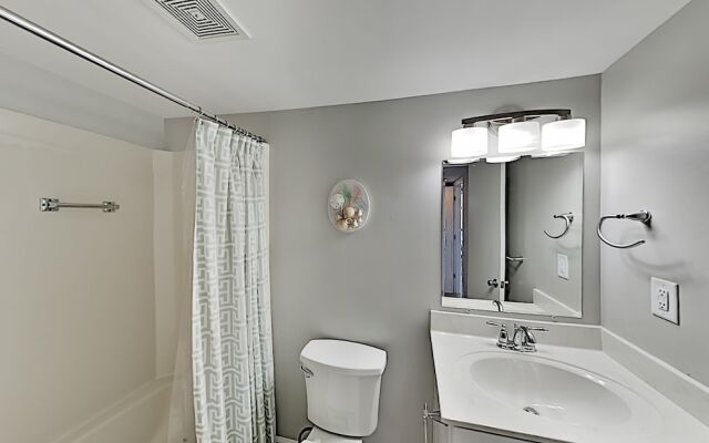 All-suite Sea Mark Getaway - Pool & Inlet Views 3 Bedroom Condo