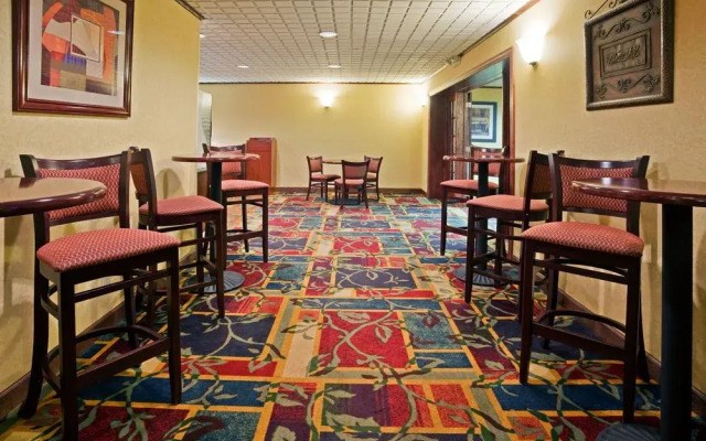 Holiday Inn Express & Suites Coon Rapids - Blaine Area