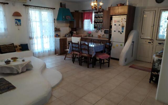 Traditional House Marivilla