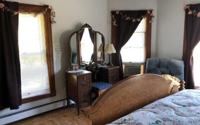 Antique Rose Inn Windham