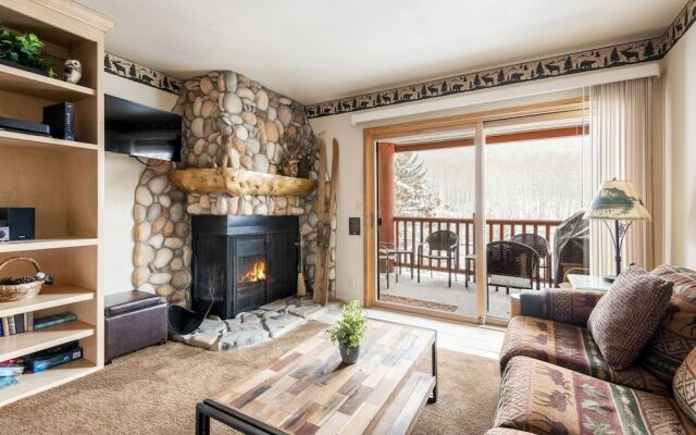 Snow Flower 025-studio Condo by RedAwning