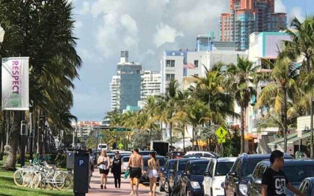 Luxury Sunny Isles Beach Condos by Hosteeva