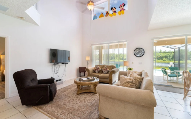 87631 Games Room+2-masters+hottub+water View!