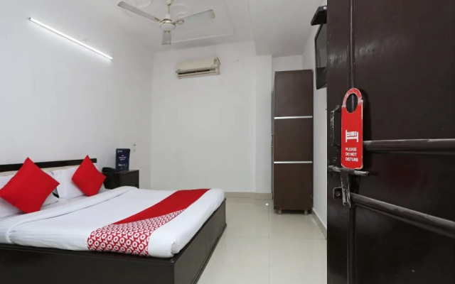 Taj Guest House By OYO Rooms