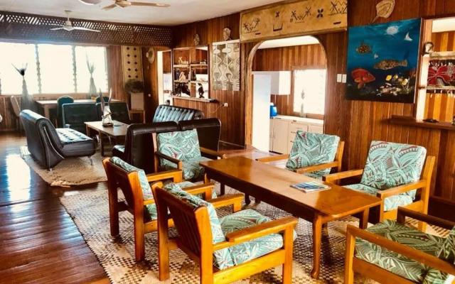 Qua Roviana Motel
