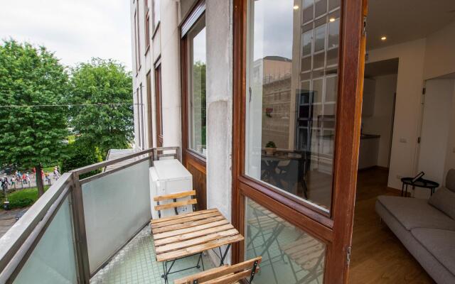 Luxury Apartment With Balcony