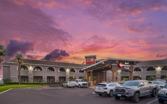 Best Western Plus Brookside Inn