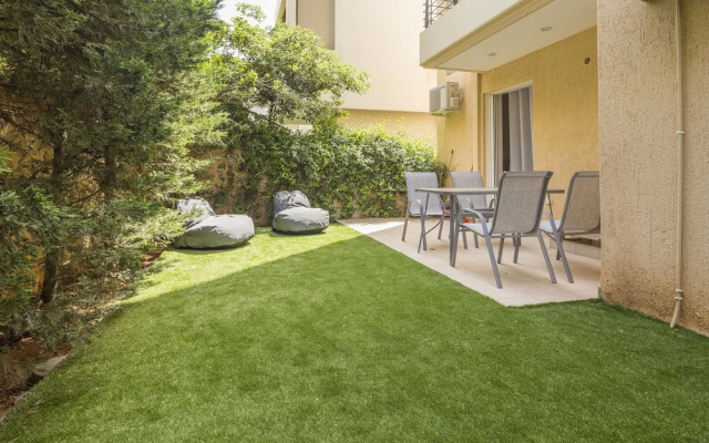 Scorpio Deluxe Apartment with Private Garden