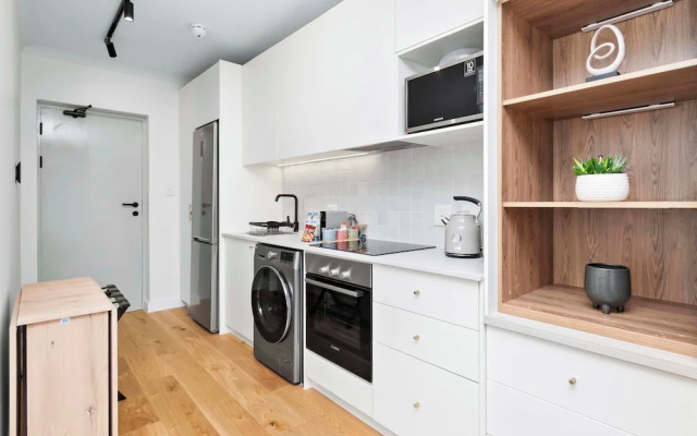 Luxurious Sea Point Apartment With Private Entrance