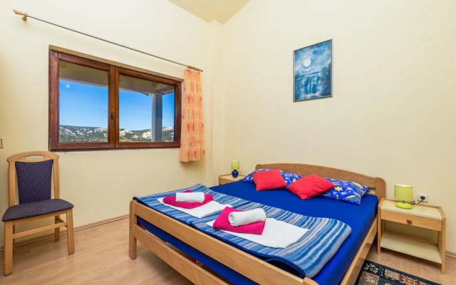 Awesome Apartment in Stara Novalja With 2 Bedrooms and Wifi