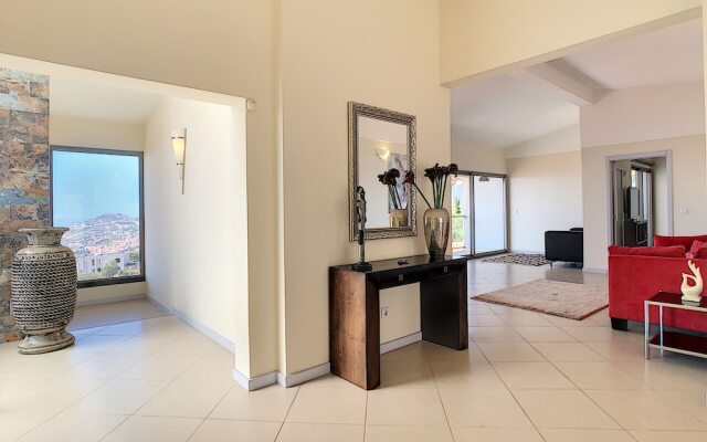 Villa Moniz by MHM