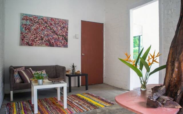 Rouhi Retreats By Doulos