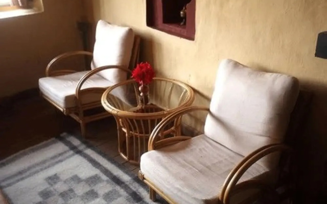 Gaun Ghar