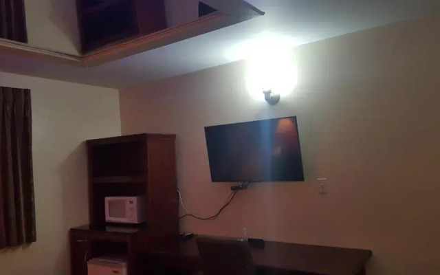 Royal Windsor Inn & Suites
