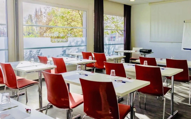 ibis Strasbourg Aéroport Le Zenith