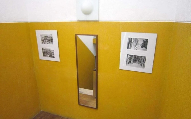 E-Nove Lounge Hostel Caffe