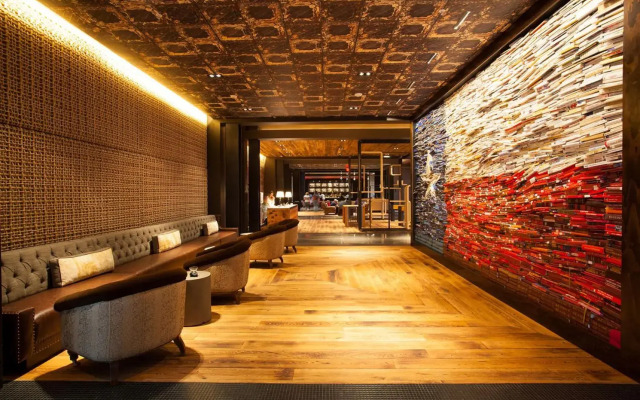 The George, by Valencia Hotel Collection