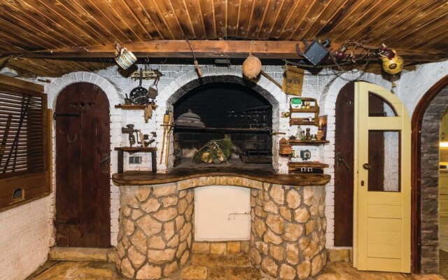 Amazing Home in Kozino With Wifi and 5 Bedrooms