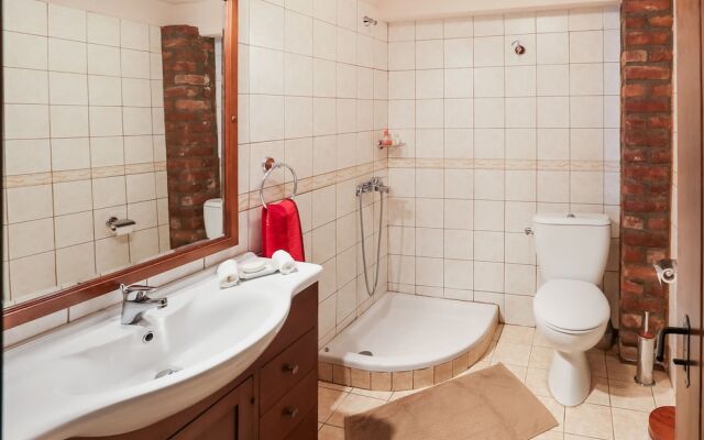 Lavish Holiday Home in Pella with Jacuzzi