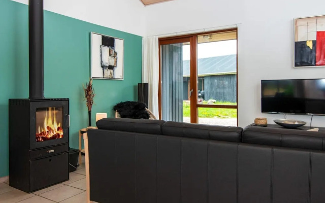 6 Person Holiday Home in Ulfborg