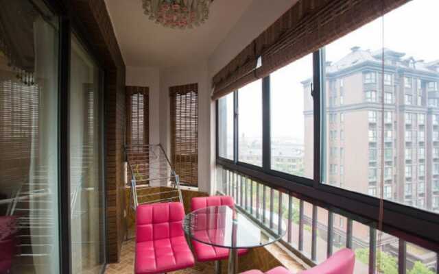 Jhouse Hongqiao Duplex Apartment