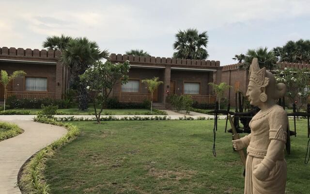 Famous Hotel Bagan 2