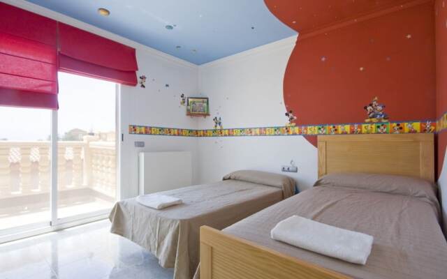 Villa - 4 Bedrooms with Pool, WiFi and Sea views - 104966