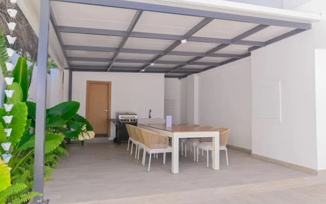 Gorgeous Terrific Roof Terrace With Private Picuzzi