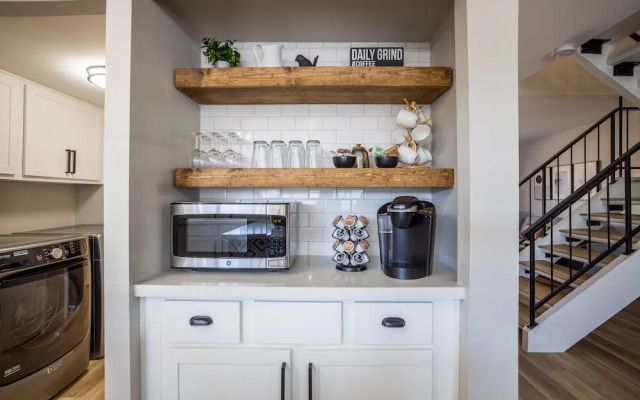 Scottsdale 83rd Row 4 Bedroom Townhouse by RedAwning