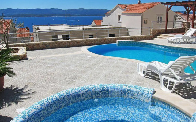 Villa Lara Apartments