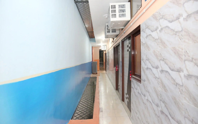 OYO 12155 Hotel Awdesh Inn