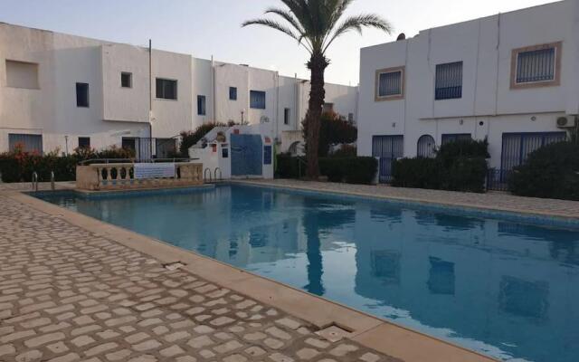 Joli duplex à Hammamet dans résidence avec piscine