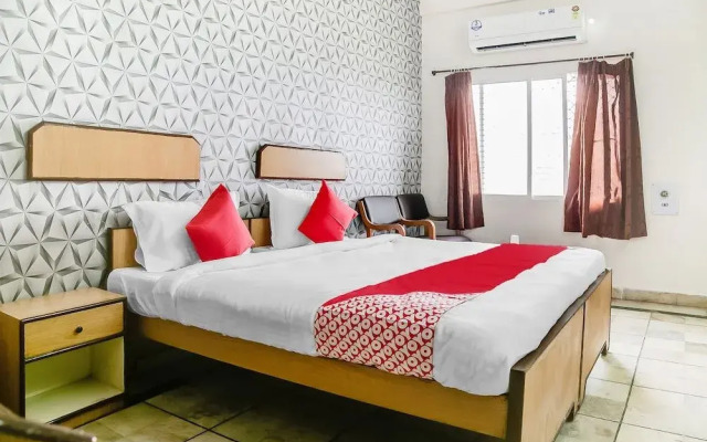 OYO 47645 Hotel Sai Vinayak Boarding And Lodging