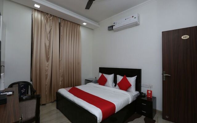 OYO 15907 The Destiny Inn