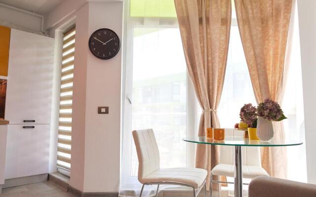 7 Waves Studio-Spa n Pools beach resort