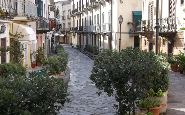 Via Giuseppe Garibaldi 115