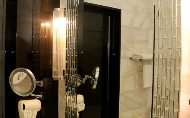 Pacific Regency Hotel Suites
