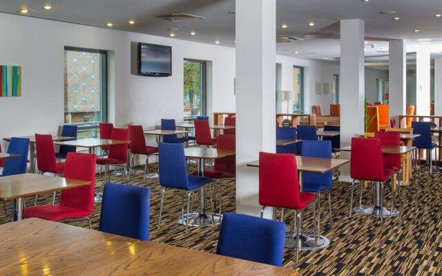 Holiday Inn Express Stevenage by IHG