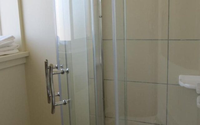 Athabasca Valley Inn & Suites